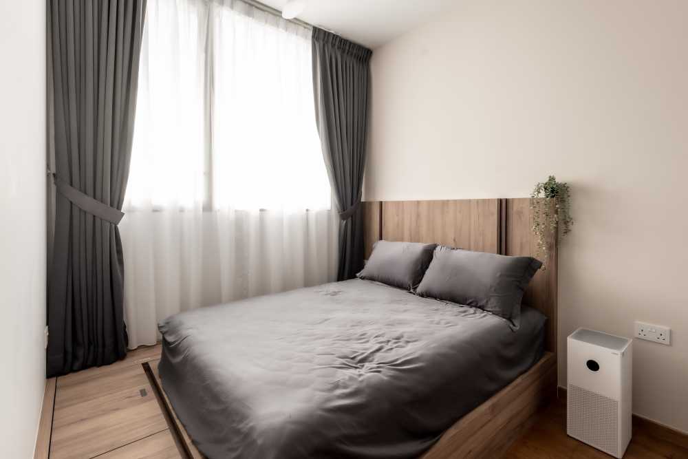 contemporary bedroom with platform bed and vinyl flooring