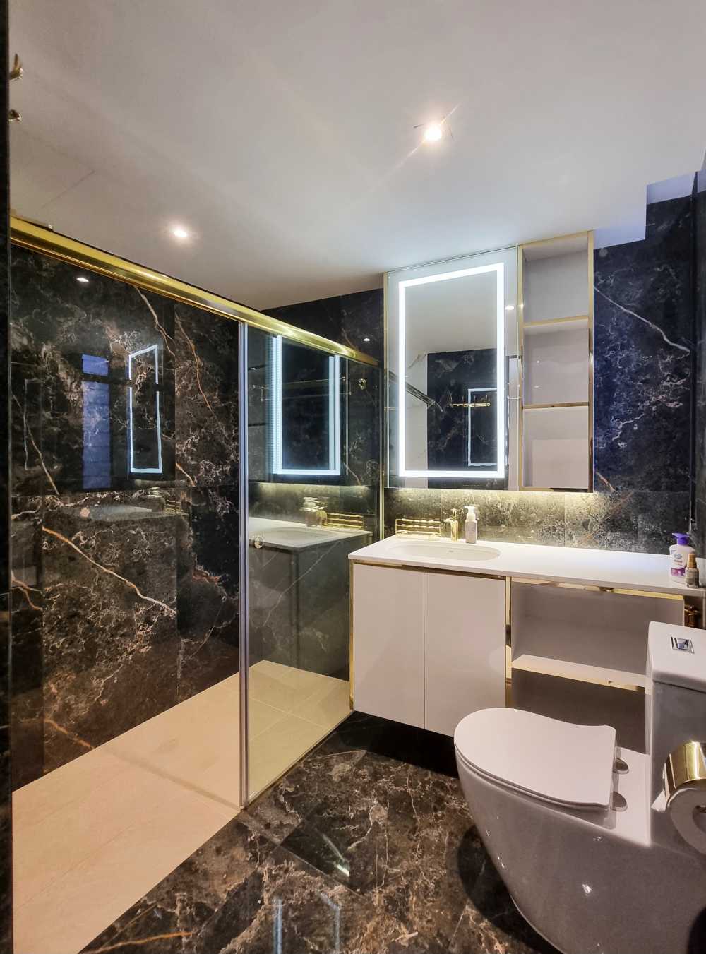 scandinavian bathroom with marble floor and mirror