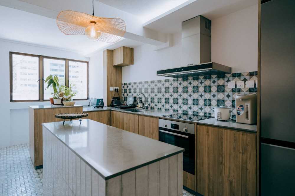 vintage kitchen with countertop and kitchen island